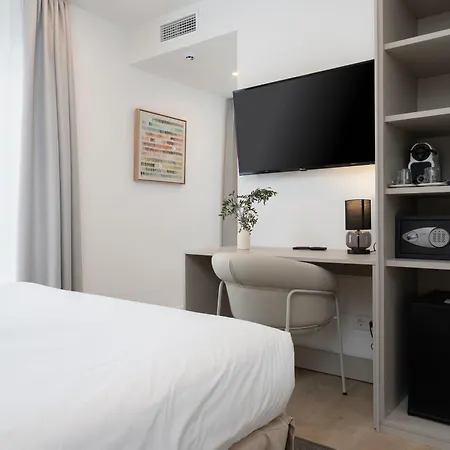 La Caleta Qe Hotel 3*