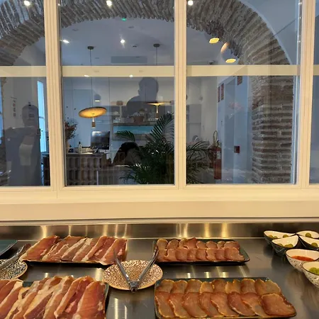 ホテル La Caleta Qe 3*