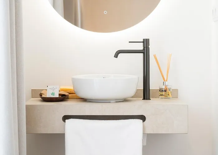 La Caleta Qe Hotel 3*