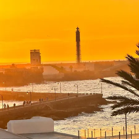 Ξενοδοχείο La Caleta Qe 3*