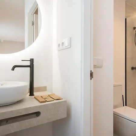 Ξενοδοχείο La Caleta Qe 3*