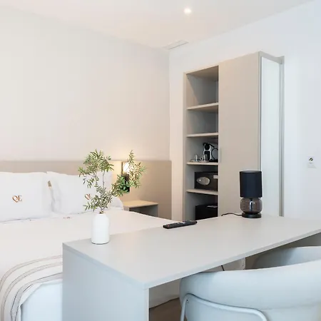 La Caleta Qe מלון