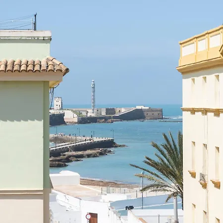 מלון La Caleta Qe 3*