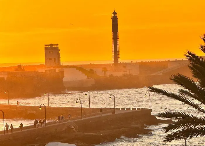 Hotell La Caleta Qe 3*