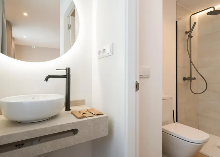 Hotell La Caleta Qe 3*