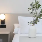 La Caleta Qe Hotel