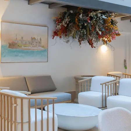 Hotel La Caleta Qe 3*